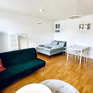 Cosy & New Urban In Hood Apartament