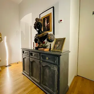 Direct Center-privat Rooms-5 Minutes Mariahilferstrasse Homestay szállás