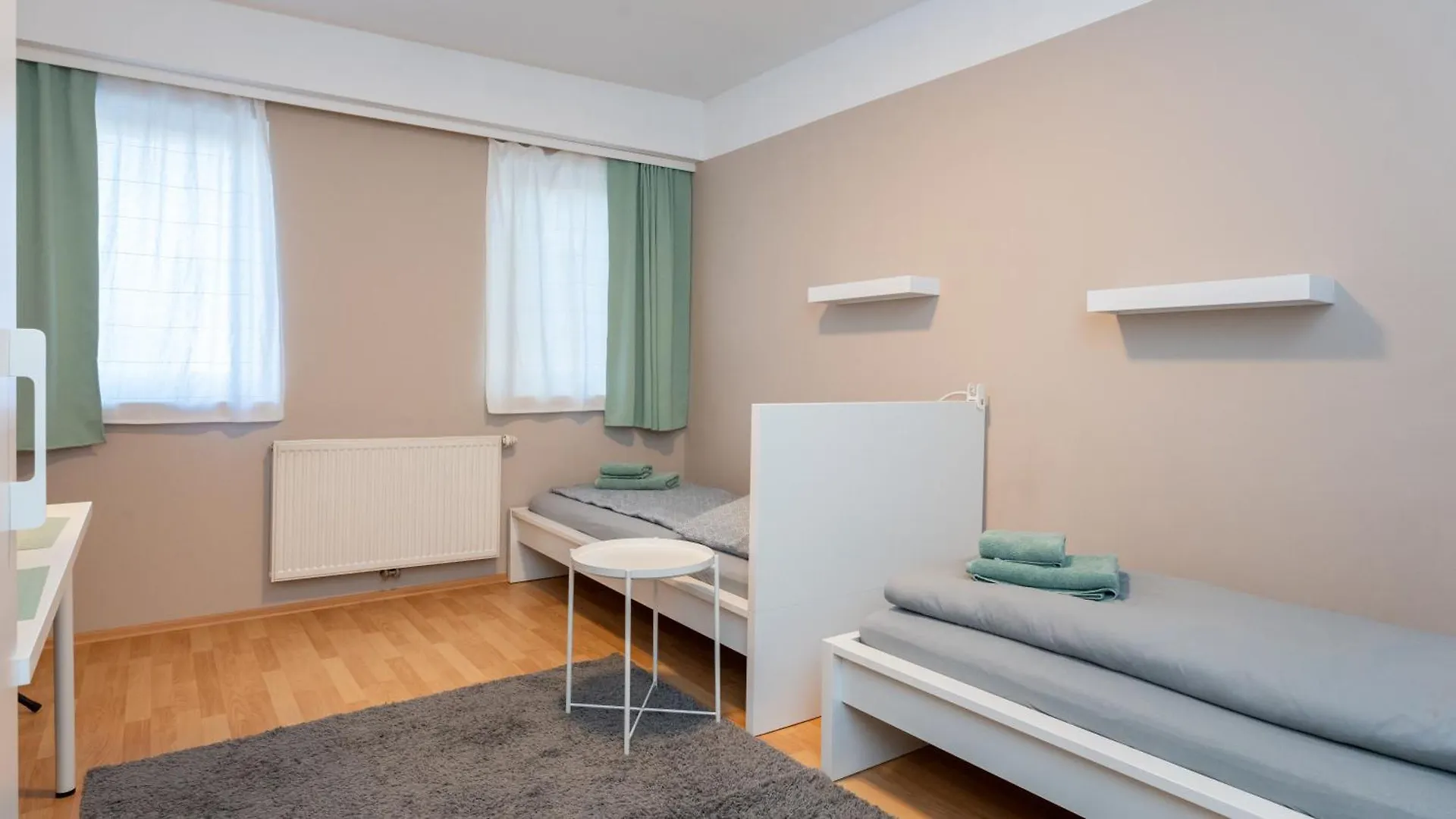 Apartament Zimmer 1230 Wiedeń 0*,